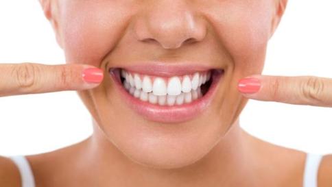 Tẩy trắng răng bằng đèn plasma có hại không ?